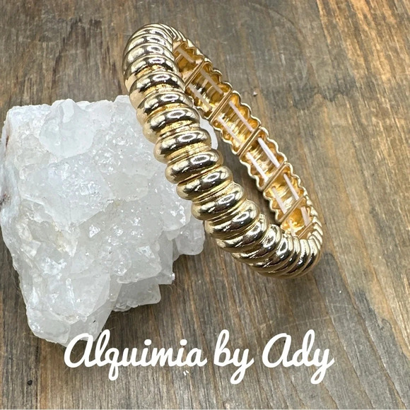 Lux gold maximalism gold croissant cuff bangle bracelet adjustable stretchy - Picture 1 of 7